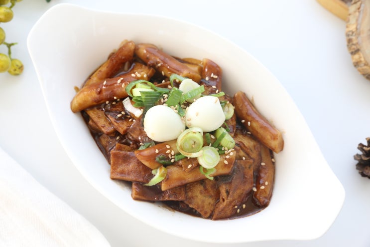  강식당 짜장떡볶이 레시피  홈플러스 양파 1kg천원으로 짜장소스 넉넉히~