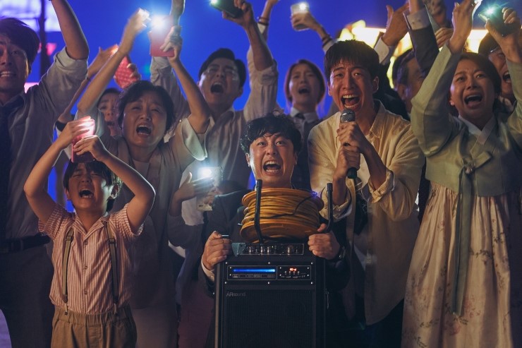 엑시트 ( 사건적 탈출은 했으나 의미적 탈출은 놓쳤다 )-평점5점
