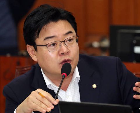 자유한국당 김성원 의원 교통사고 병원行..비서가 '음주운전'