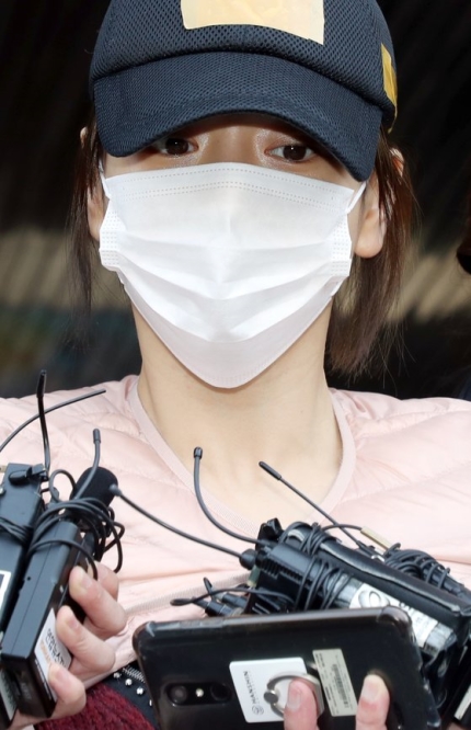 집유로 풀려난 황하나 "과거와 단절하겠다, 선행하며 살겠다" 집유로 풀려난 황하나 "과거와 단절하겠다, 선행하며 살겠다"