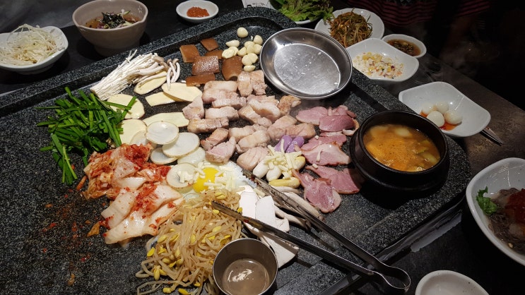 제주오겹살 왕돌구이집 제주오겹살 왕돌구이집
