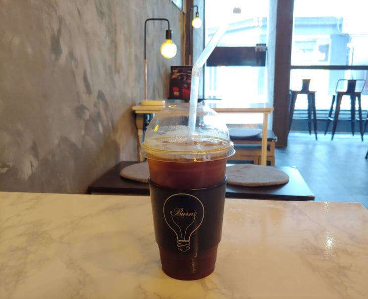  굽은다리역 카페 번 Cafe Burn