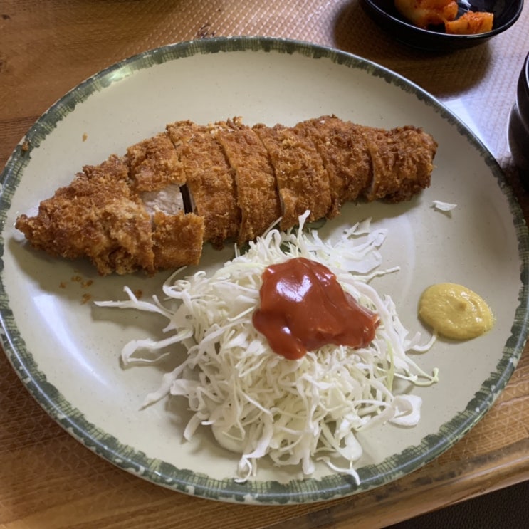  신사역 돈까스로 유명한 한성돈까스 솔직 후기!