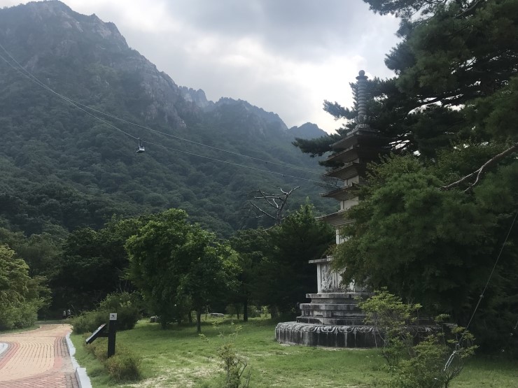  산과 바다 - 설악산과 장사항.