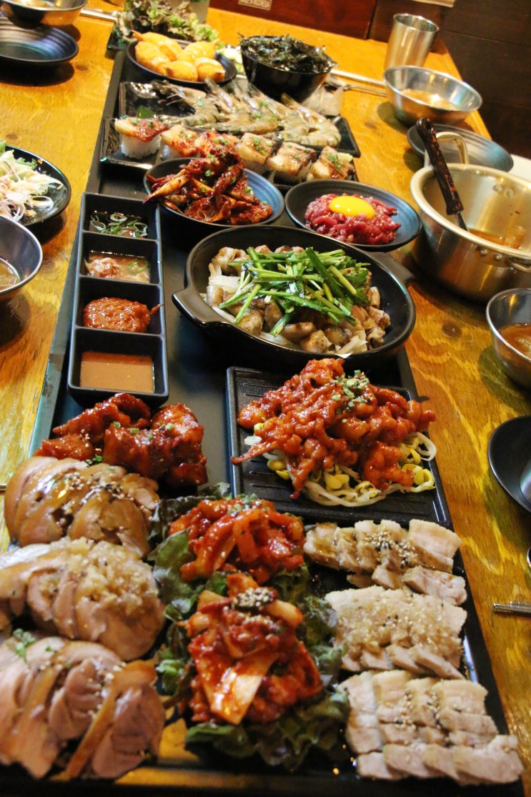  신논현맛집, 김천재의 족발이보곱닭에서 족발, 보쌈, 곱창을!