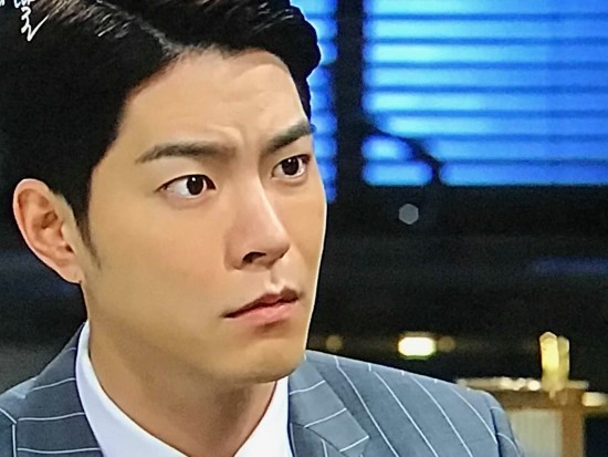  세상에서 제일 예쁜 내딸 70회 줄거리 리뷰/ 홍종현 박이사에게 최명길 딸이 누구인지 물어봄/ 주현 택시기사 잘림/ 박이사 강성연도 김소연 존재를 찾고 있다고 말해줌