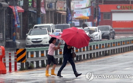  태풍 다나스 열대저압부로 소멸…광주·전남 태풍경보 해제