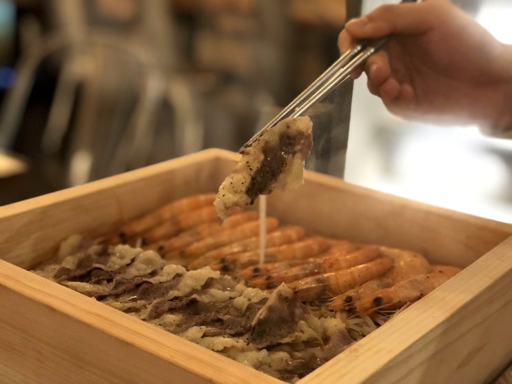  서울대입구 무한리필 편백찜과 새우를 원없이