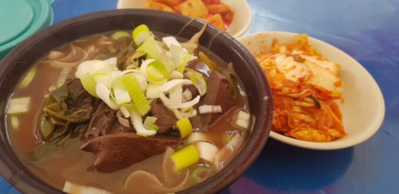  김밥천국에서/권혁웅
