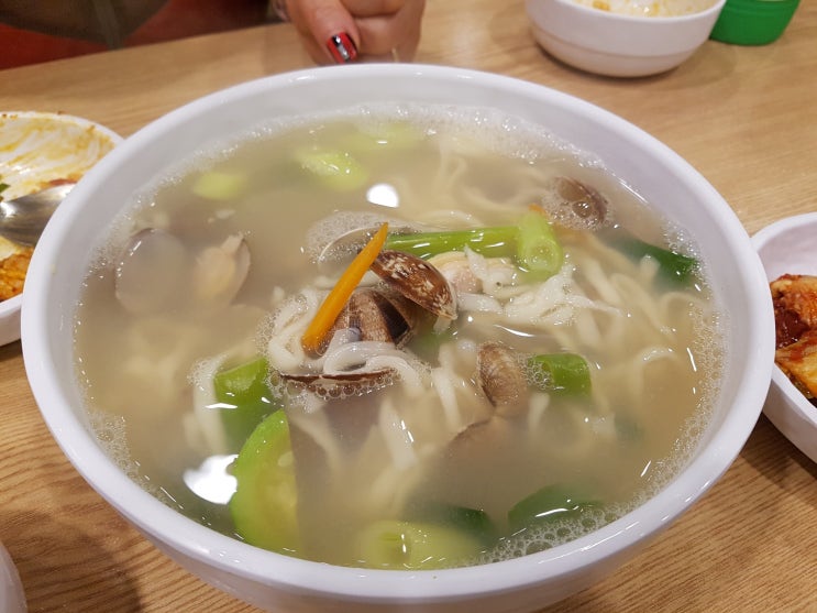  금호동맛집 신선손칼국수 바지락칼국수와꼬막비빔밥