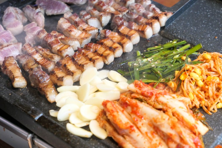  인계동 나혜석거리 맛집: 삼겹살은 쏘삼208에서!