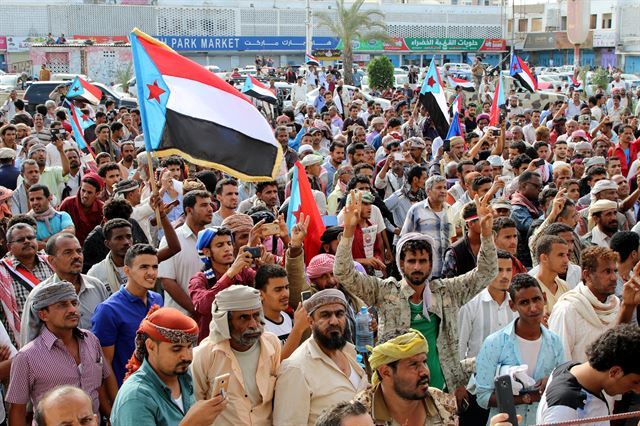 UAE, 예멘 주둔군 일부 철수… 발빼기인가, 전략적 재배치인가 