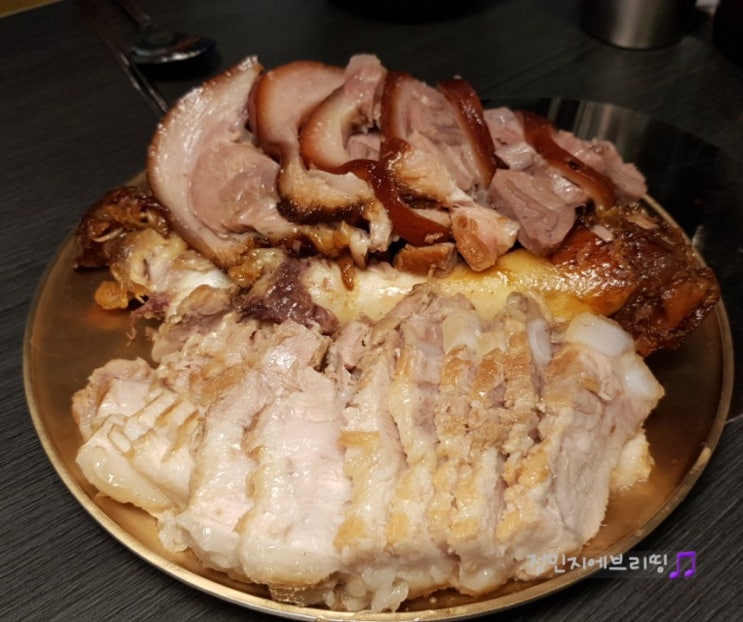  배곧써밋근처 맛족오향족발