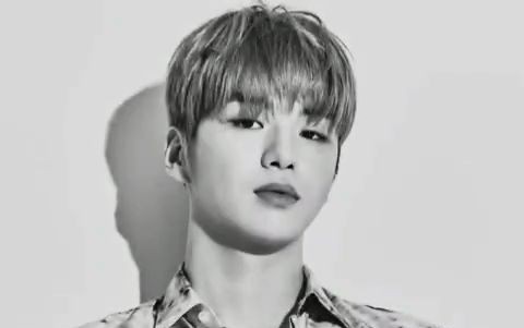  강다니엘 솔로 앨범 타이틀곡 뭐해 (What are you upto?) 앨범명 COLOR ON ME