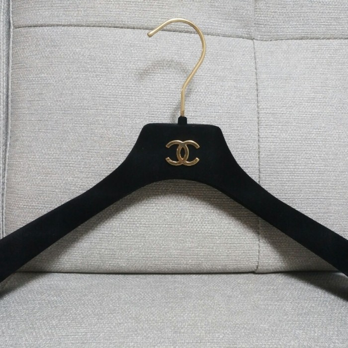  번개장터 CHANEL 샤넬 벨벳 옷걸이