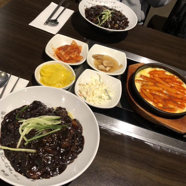  [또니의 호주라이프] 제10화 #브리즈번 #마루 #영화기생충 #브리즈번타투 #한인타투 #써니뱅크 #런컨 #예당 #마카롱 #무비월드 #쉬운일은아니지만