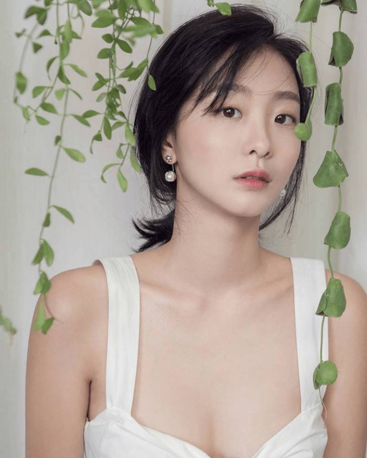  청아한 영화배우 마녀 김다미 피팅모델 시절(김다미 키, 나이) (마녀2 언제 나오냐!!)