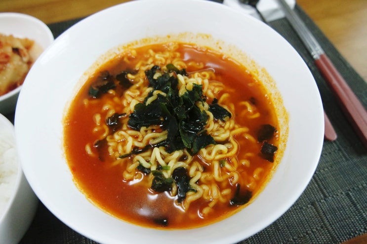  삼양 라면 신제품 풍미가 좋은 거미새 해물라면
