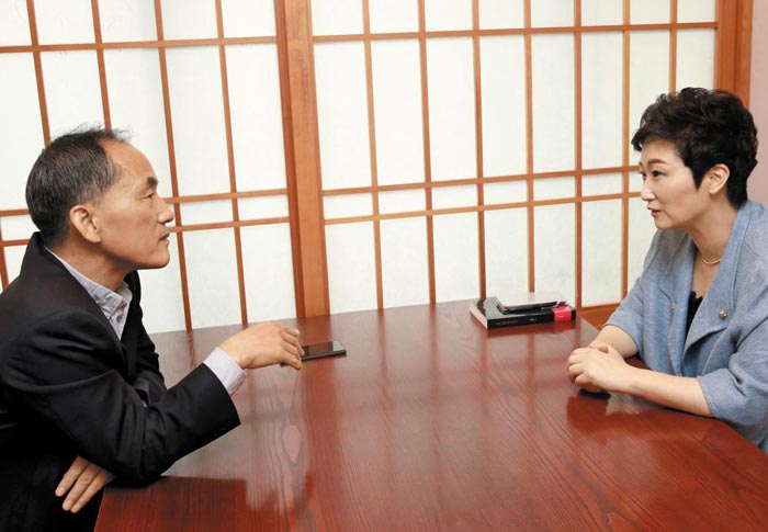  '나는 왜 싸우는가' 출간한… '보수의 女戰士' 이언주 의원