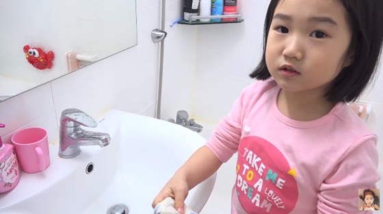  '보람튜브' 세이브더칠드런에 고발 당하기도…우여곡절 겪은 끝에 얻은 인기
