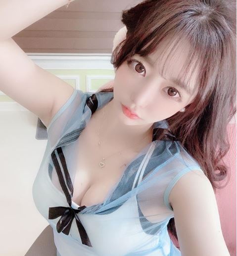  일인방송 인형같지만 화끈한 성격으로ㅎㅎ