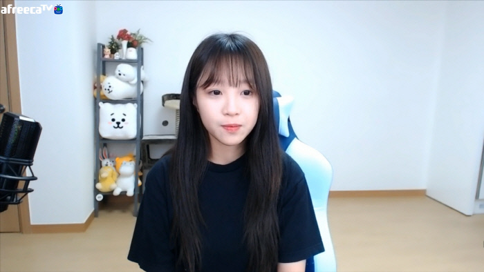  유튜버 쯔양, ‘학폭 논란’에 “피해자는 나…법적대응할 것”