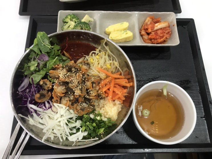  흐리고 찌뿌등한 날의 점심