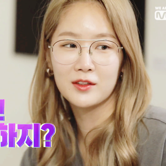  더콜2 소유 X 노을 러빙유 비하인드 속 소유안경은 어디꺼?