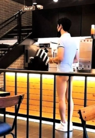  바지 안 입고 커피 산 충주 티팬티남, '공연음란죄' 처벌 가능할까