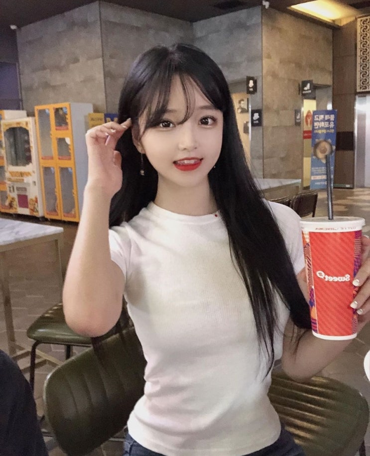  어려진 민정누나