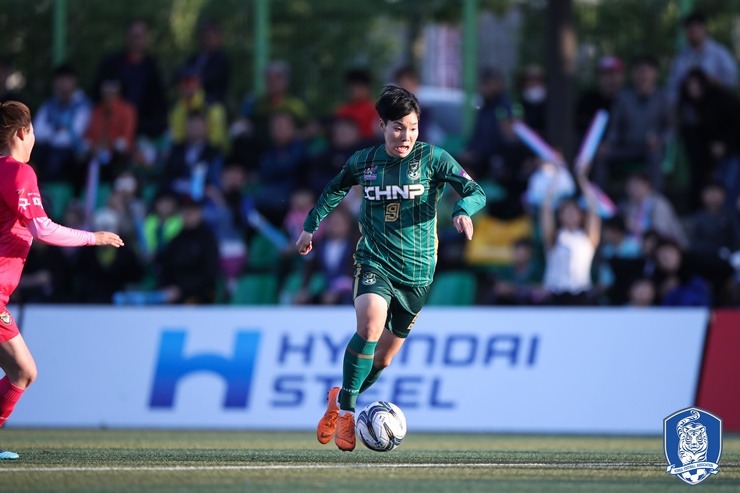  [WK리그] 이금민, '해트트릭-2R 연속 MVP' 화려한 고별전...한수원 연승 견인 - 스포츠W