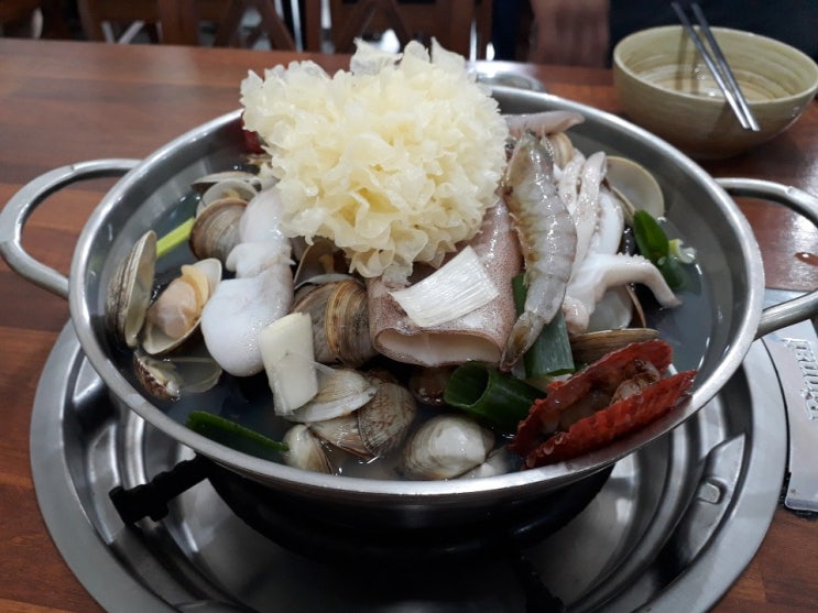  비파해물칼국수 푸짐, 시원, 담백한  칼국수맛집 인정!!