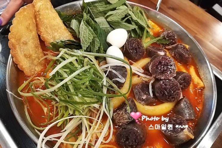 인계동 나혜석거리 떡볶이 맛집 - 청년다방 / 깻잎순대 떡볶이~