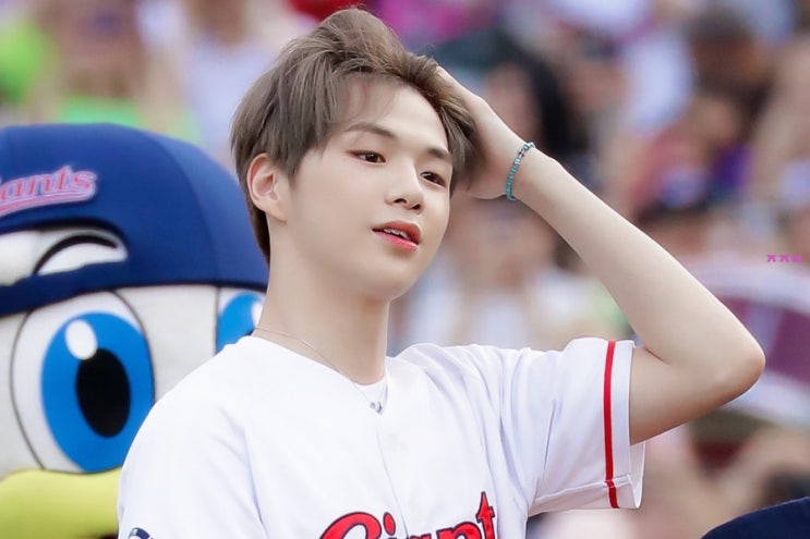  강다니엘 솔로 데뷔 뭐해 7월 25일 6시 오늘 발매!