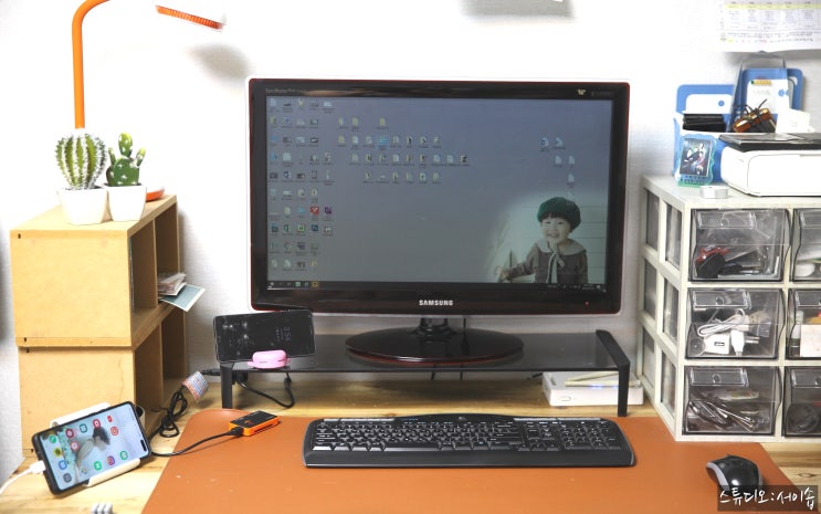  모니터받침대,안바꿀 수 없는 USB방식의 강화유리소재!