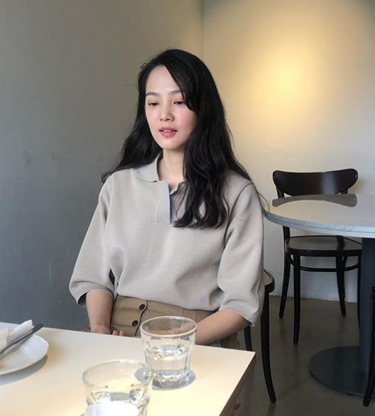  윤승아 패션은 W컨셉 프론트로우 써머세일에서 만나기! 렉토 수영복, 여성 여름니트, 제이청 슬립원피스, 티셔츠 까지~