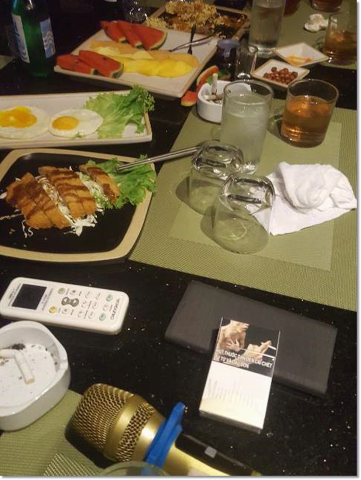  호치민 가라오케 She 가라오케 가볼까요? 여기가면 핫한 그녀를 만날수 있음