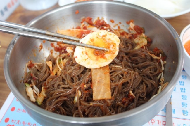  춘천보다 더 맛있는 영등포구청 막국수 동해해물탕