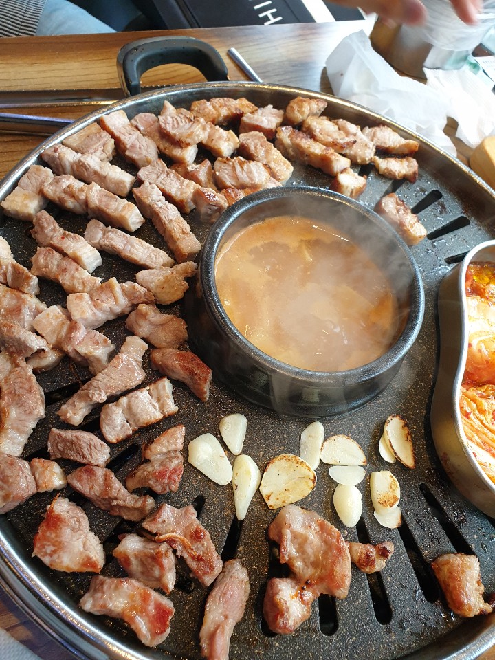  [삼겹살무한리필]어머나생고기후기/노량진 삼겹살 무한리필/노량진고기집/빌리엔젤 무지개크레이프 후기