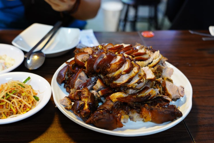  종로보쌈골목 오복보쌈족발에서 회식하고 왔어요