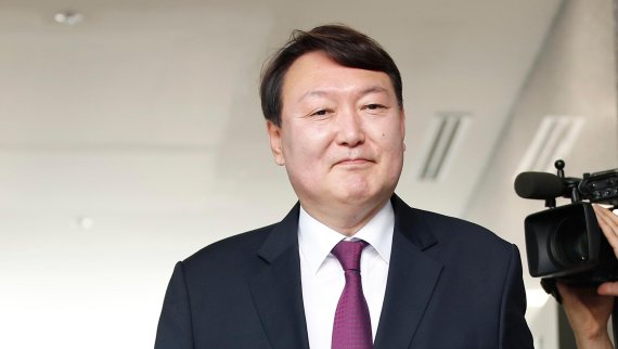 국내) 윤석열 검찰총장 - 2년 임기 시작, 정치·경제 공정한 질서 훼손 엄단