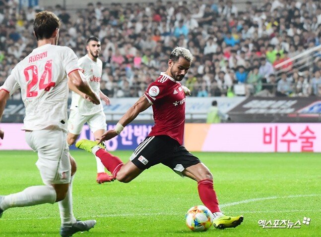  [엑스포츠뉴스] '세징야 MVP' 팀 K리그, '호날두 결장' 유벤투스에 3-3 무승부