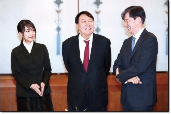  윤석열 “검찰, 특정세력 위해 쓰여선 안 돼”… ‘정치 중립’ 강조