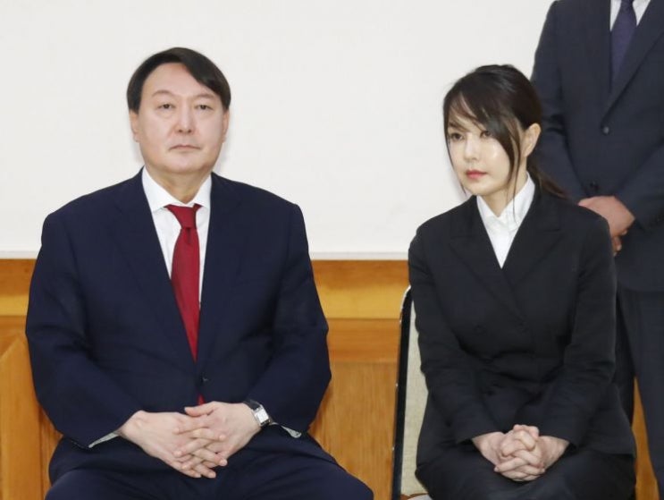  윤석열 검찰총장 부인 김건희 - 나이, 러브스토리, 직업, 재산, 가정사