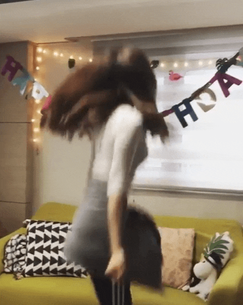  건강에 좋다는 트램펄린 타는 최현석 딸 최연수.gif