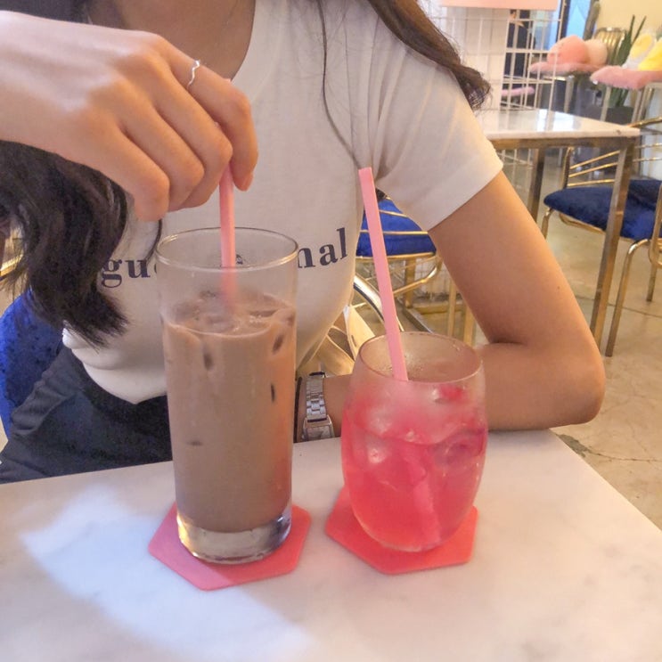 [홍대 예쁜 카페] 디저트 음료가 예쁜 곳, 디저트 연구소