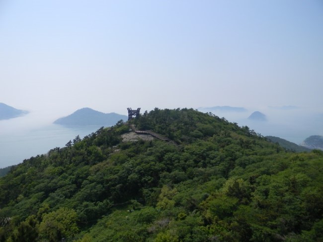  상조도 도리산전망대(서쪽 전망대)와 그곳에서 바라본 조도군도 식구들
