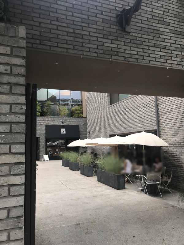  한남동 사운즈 한남 스틸북스에 들려보기