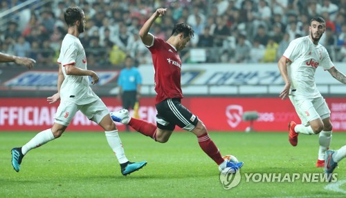 호날두 결장에 이동국 "메시가 세계 최고라는 생각이 드네요"