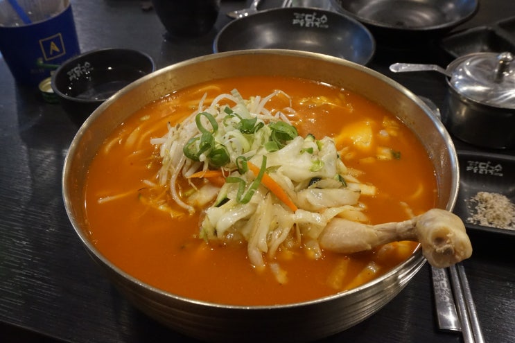  [경기광주/오포] 파주닭국수 경기광주점 (메뉴/가격/후기) * 경기광주 양벌리 닭칼국수 맛집 - 닭반마리가 통째로!